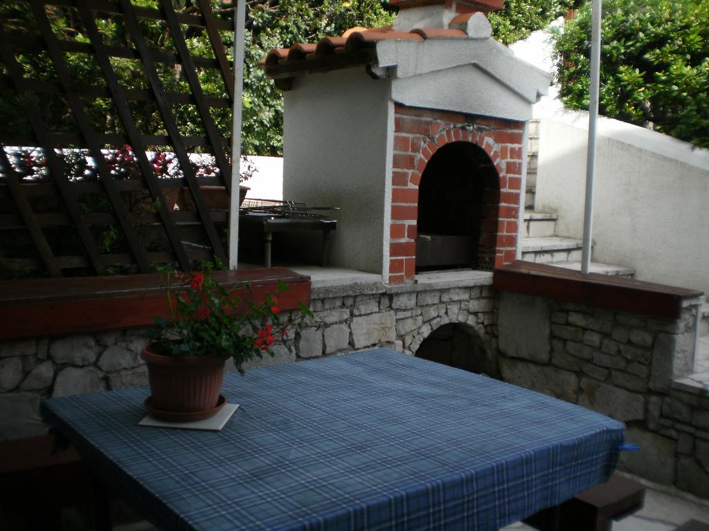 Apartments Pinezic Martinšćica Extérieur photo